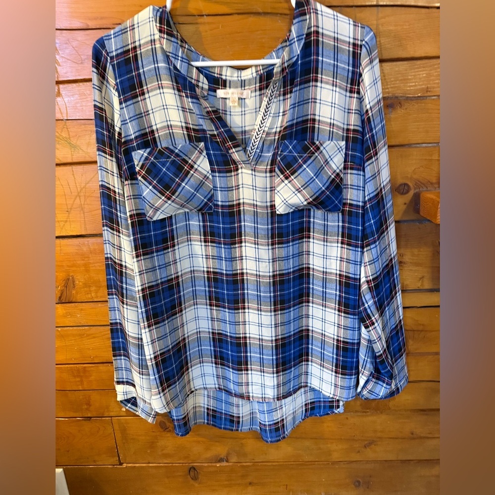 Blue Plaid Pocket Chest Lightweight Blouse size M Long Sleeve Multi-season